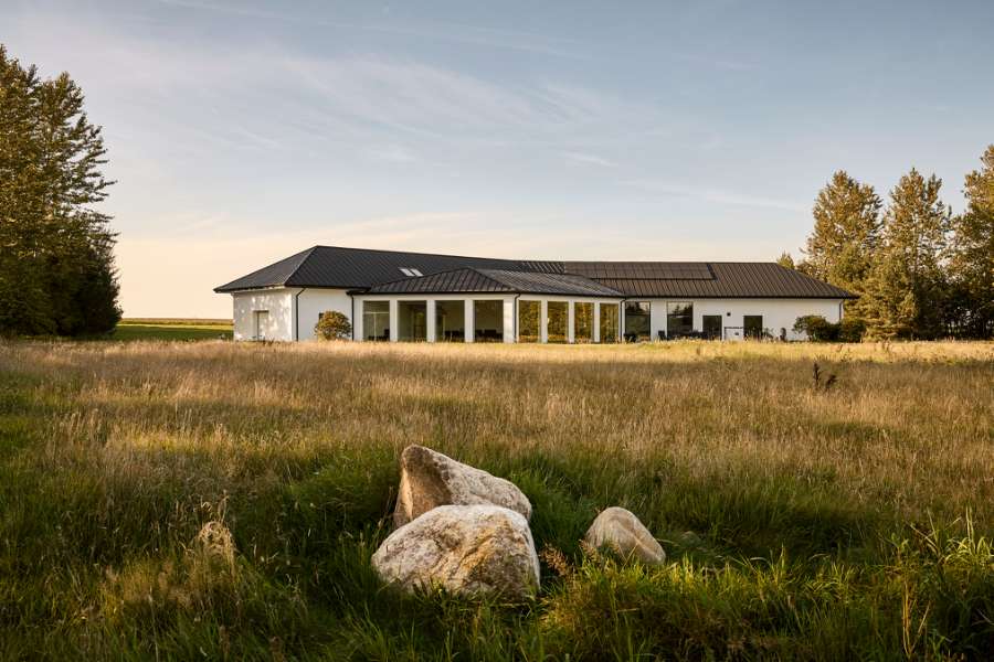 Stylish luxury home near Hillerød enhanced with steel profiles on the roof, Hanebjergvej 3, 3400 Hillerød, Denmark